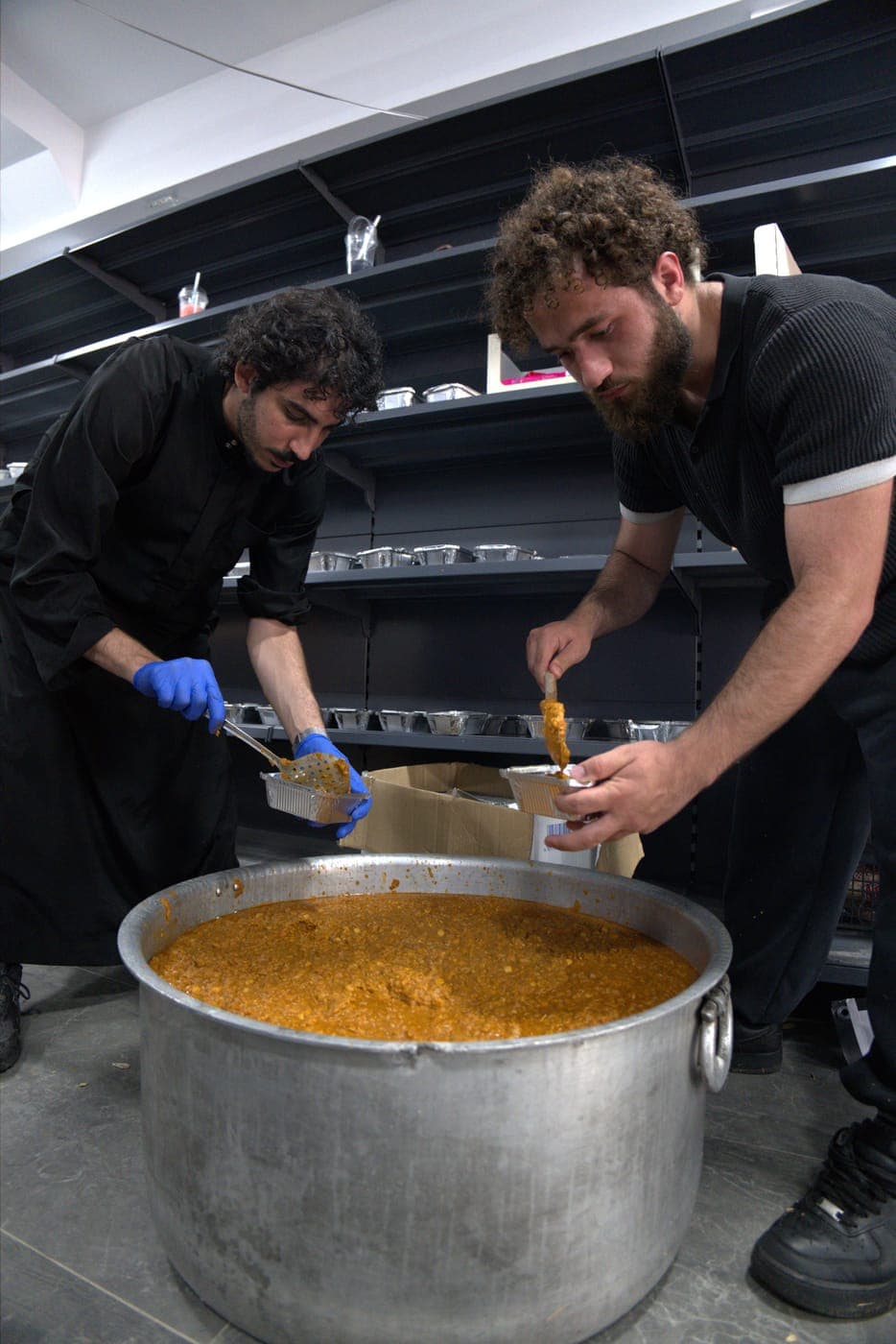 Mawkib Sahib al-Zaman, serving Arbaeen pilgrims in London